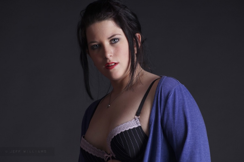 Female model photo shoot of Anna Sezmore