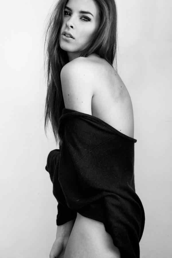 Female model photo shoot of Francesca Semenza