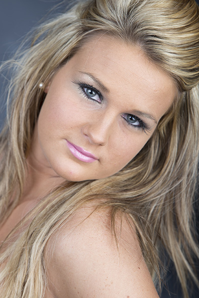 Female model photo shoot of Kim Oldham