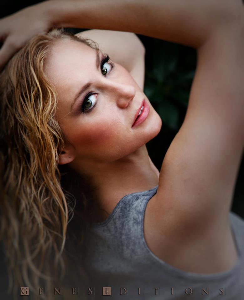 Female model photo shoot of Shelby Starr