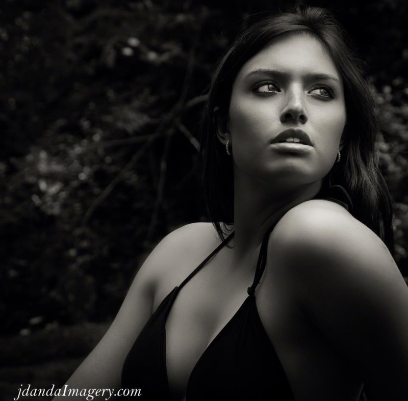 Female model photo shoot of Ryleigh Ainga