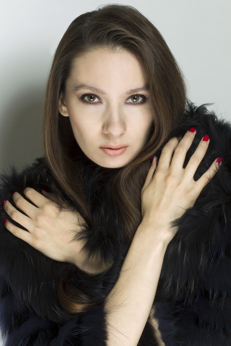 Female model photo shoot of Iryna B