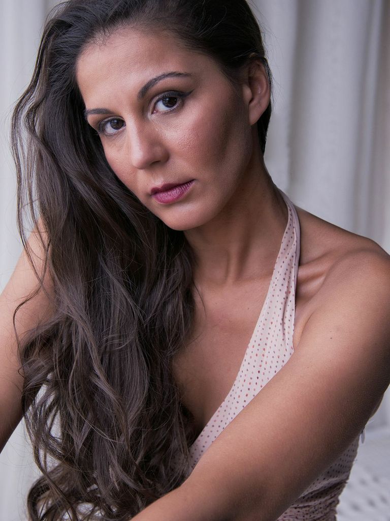 Female model photo shoot of Ms Antonia