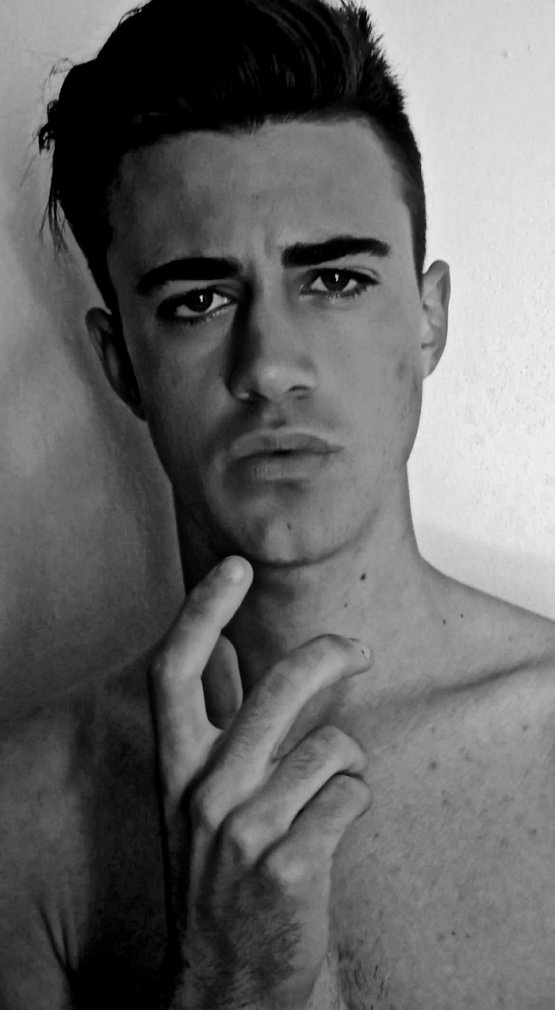 Male model photo shoot of Leonardo Bosi