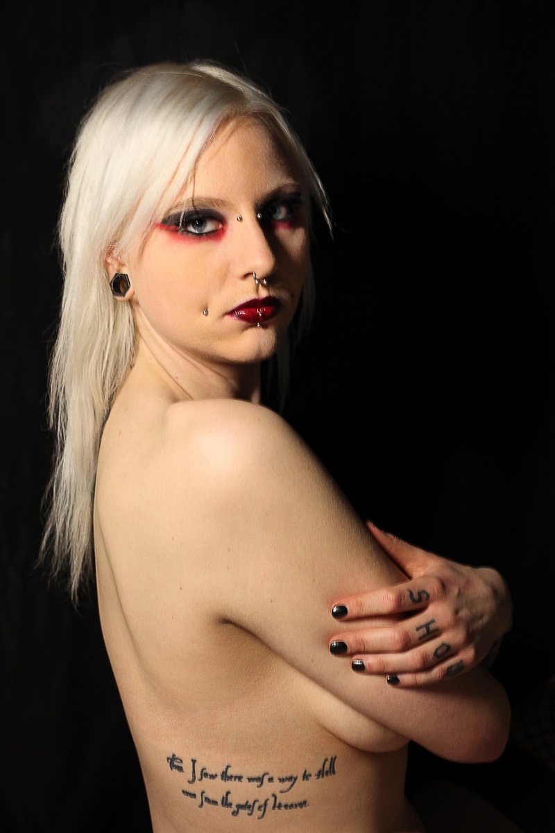 Female model photo shoot of Dera Veinot in Hamilton, Ontario