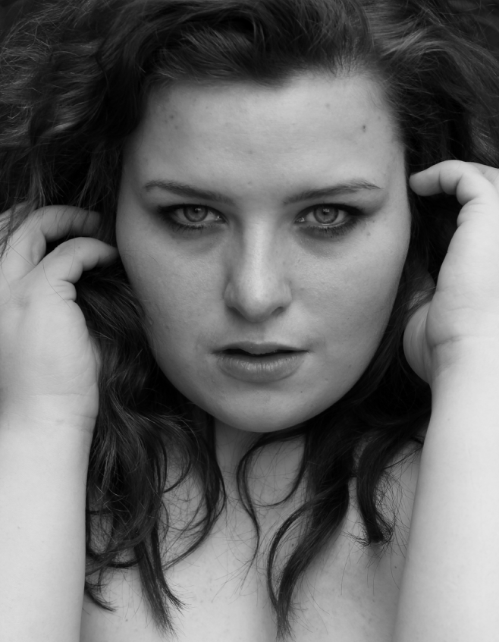 Female model photo shoot of Lindsay Hickock