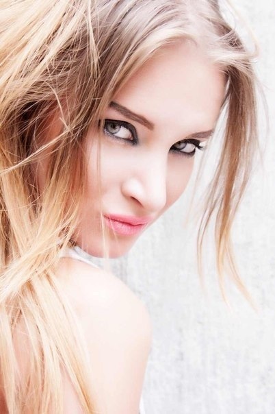 Female model photo shoot of Iryna Diatlova 