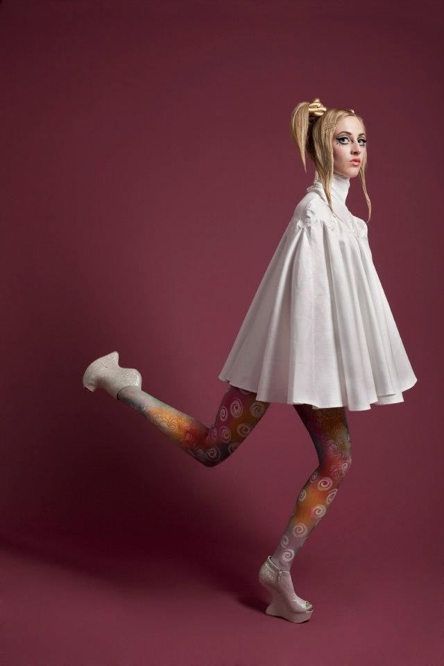 Female model photo shoot of Lee-Ann McCall in Virtual yarns studio