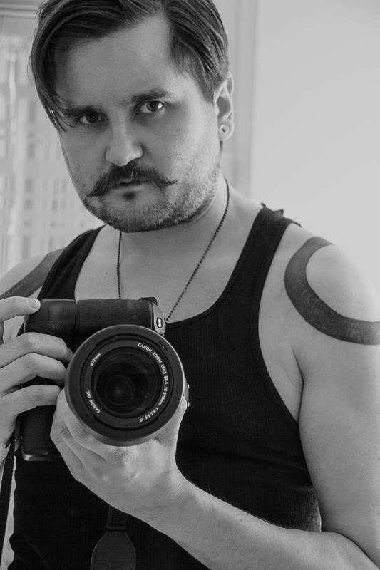 Male model photo shoot of Jonathan Ruzek