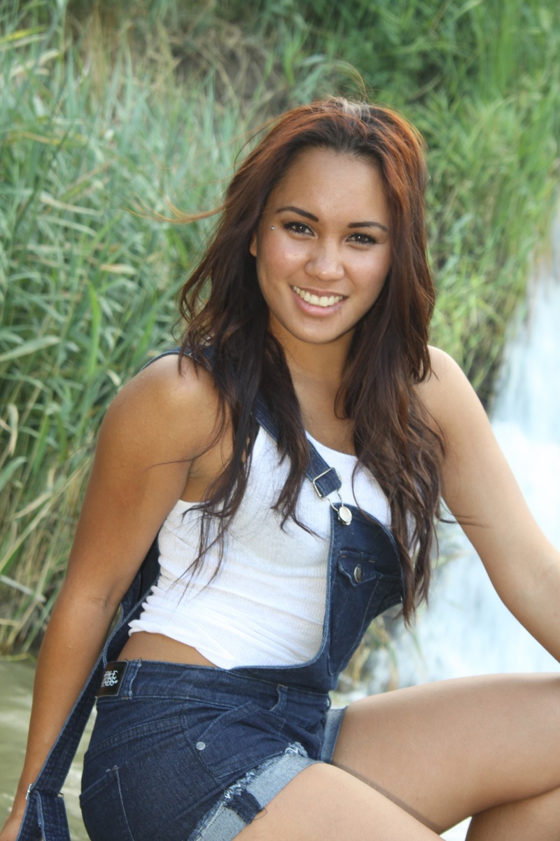 Female model photo shoot of Samantha vasquez in Lake las vegas