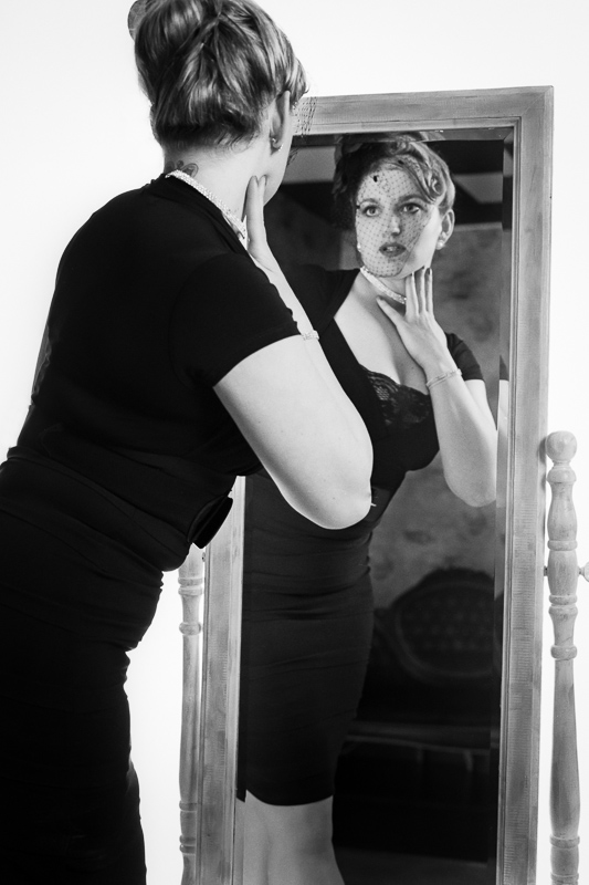 Male and Female model photo shoot of Grayscale Photo and PinUp Stephanie