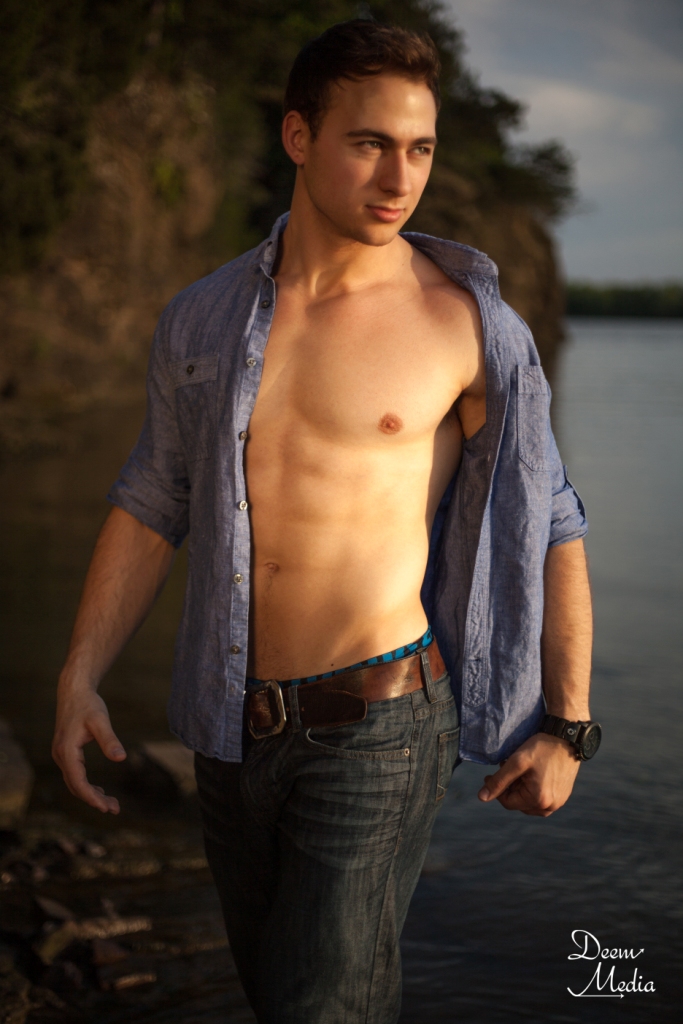Male model photo shoot of Lukas Deem