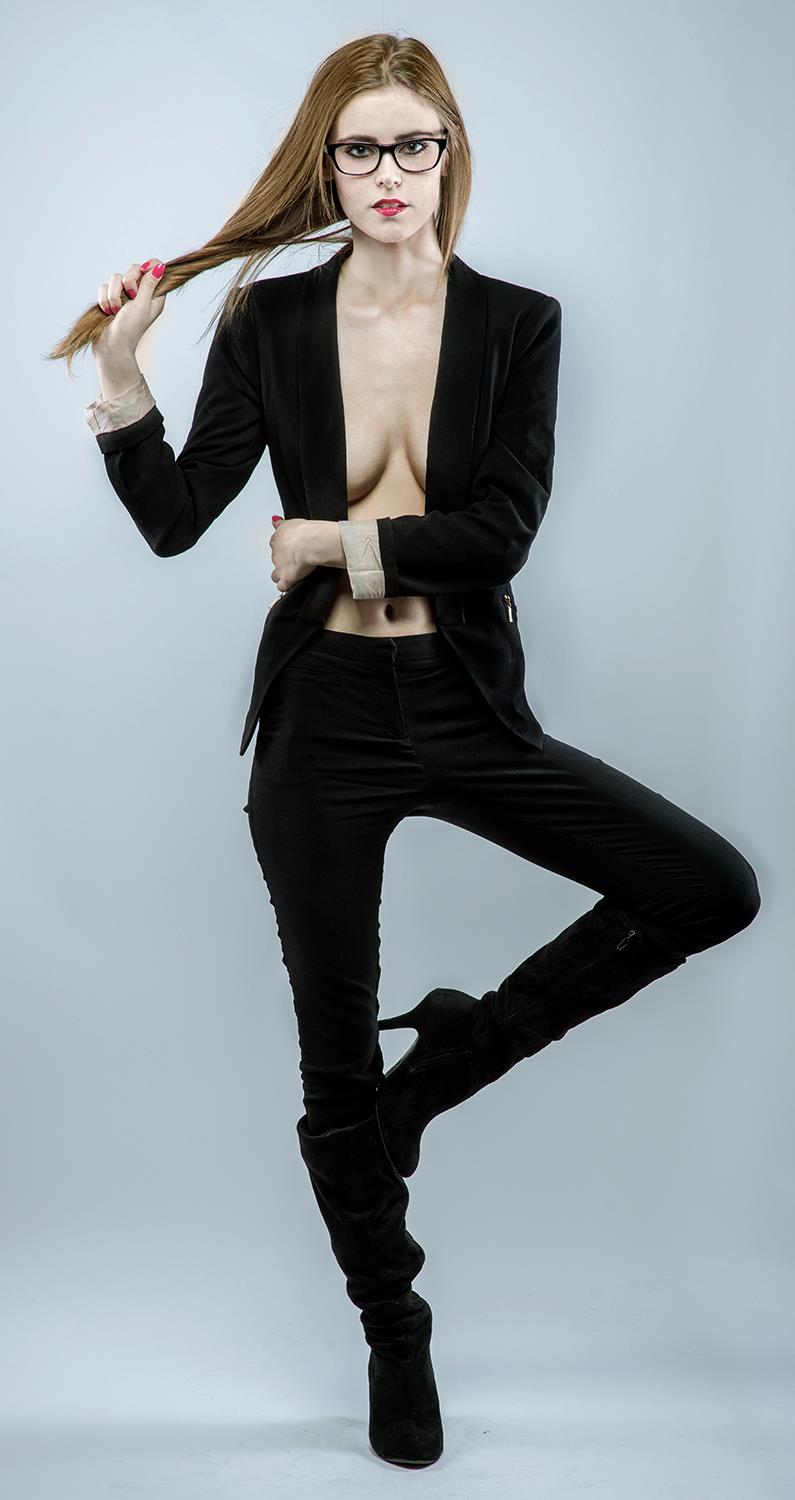Female model photo shoot of amberleigh by Brandon Nixon