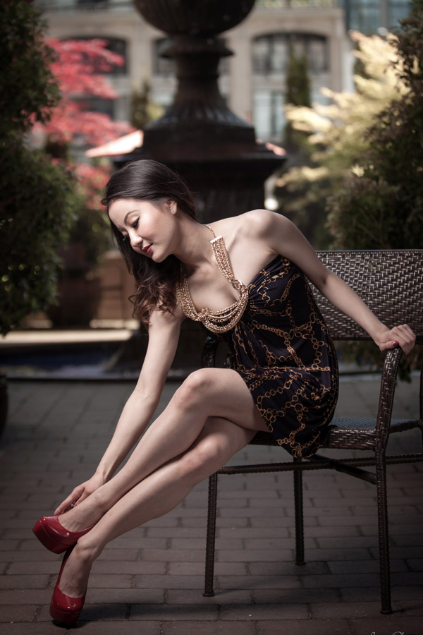 Female model photo shoot of Ayaka1