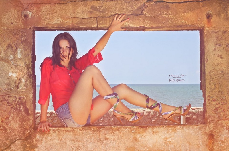 Female model photo shoot of Jeily Quero by Mario Jimenez Fotografo