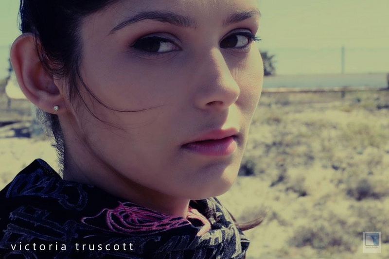Female model photo shoot of Victoria Truscott