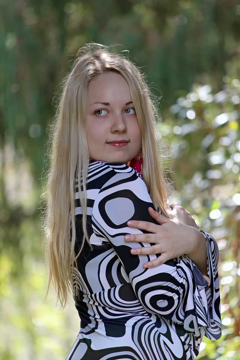 Female model photo shoot of Svetlana Ru by macpat