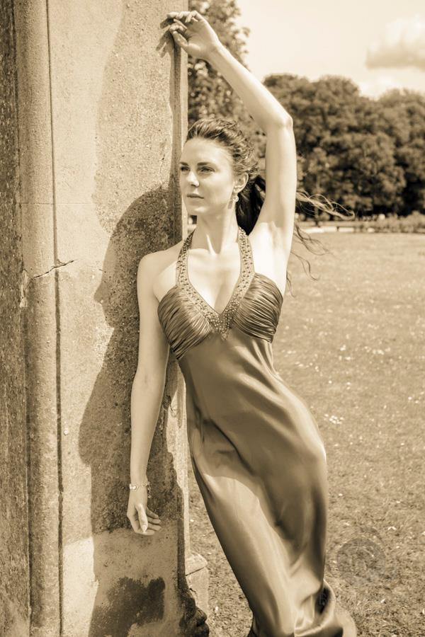 Female model photo shoot of Emma Delanoy