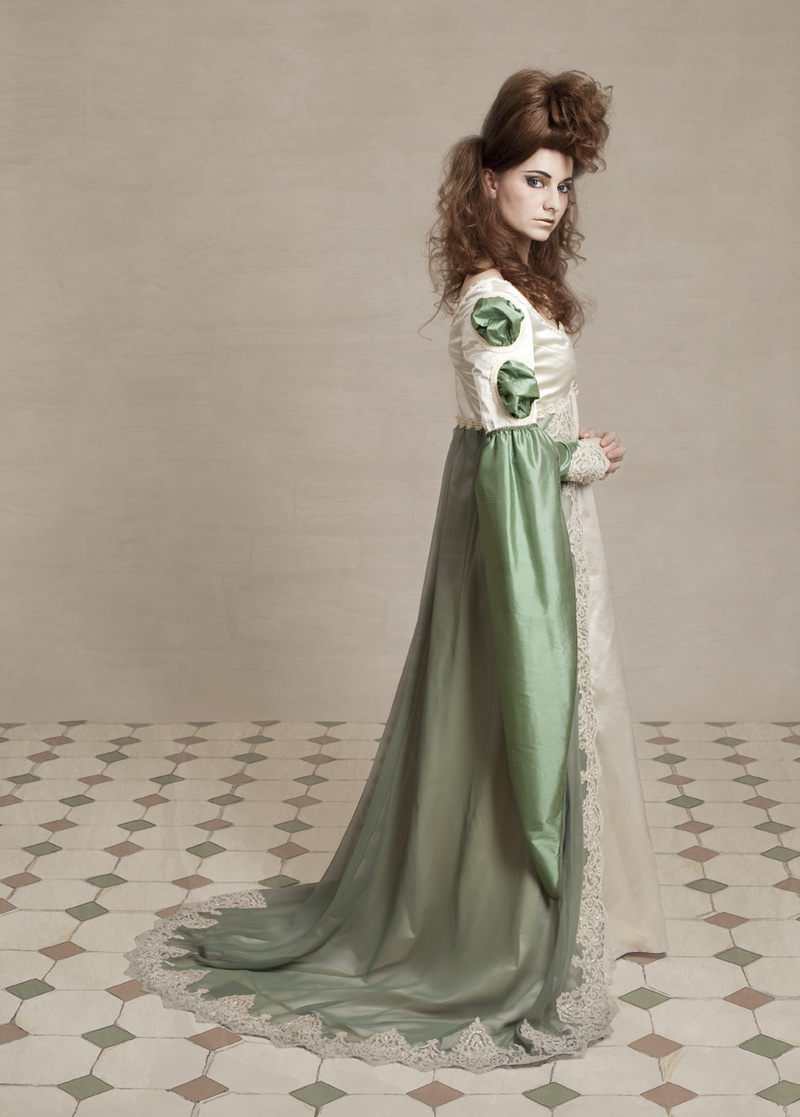 Female model photo shoot of Jade LA Green in Virtual yarn Studios