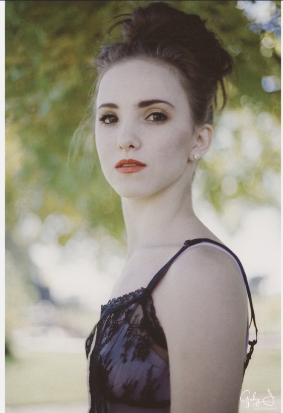 Female model photo shoot of Leigh Hartley