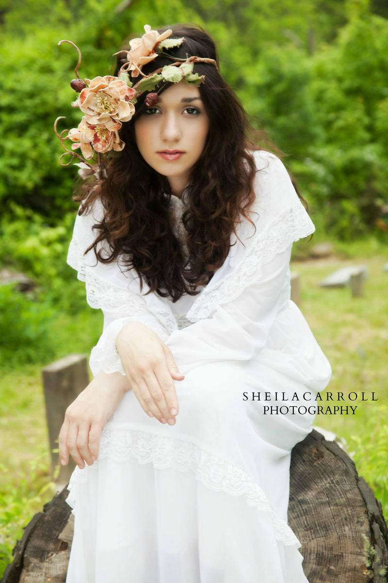 Female model photo shoot of Sheila Carroll