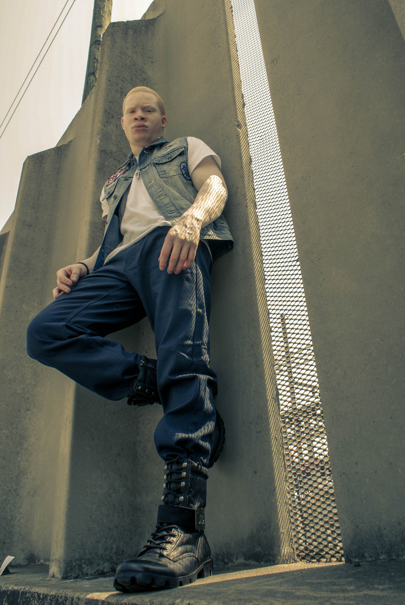 Male model photo shoot of Aaron Sheperd in Downtown Atlanta