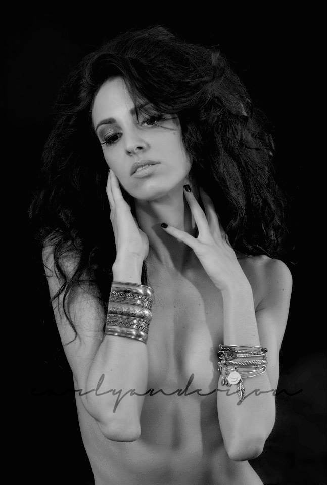 Female model photo shoot of Jessica Santoro