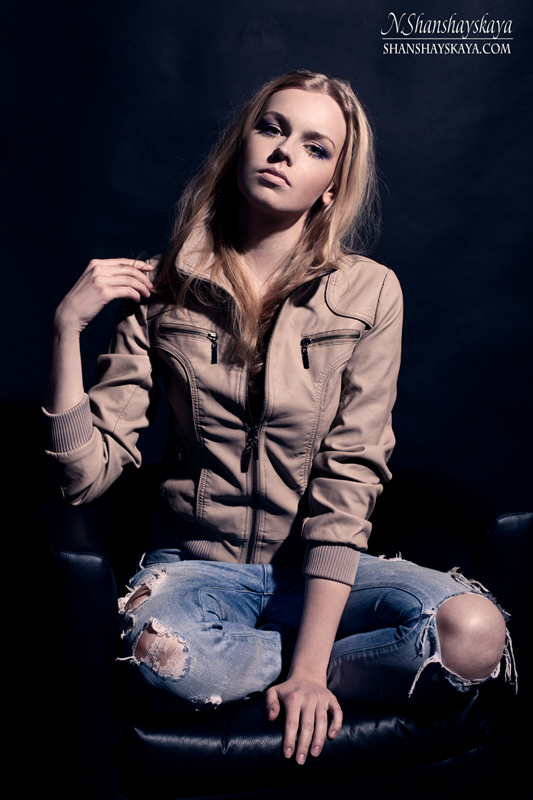 Female model photo shoot of Nadine Shanshayskaya