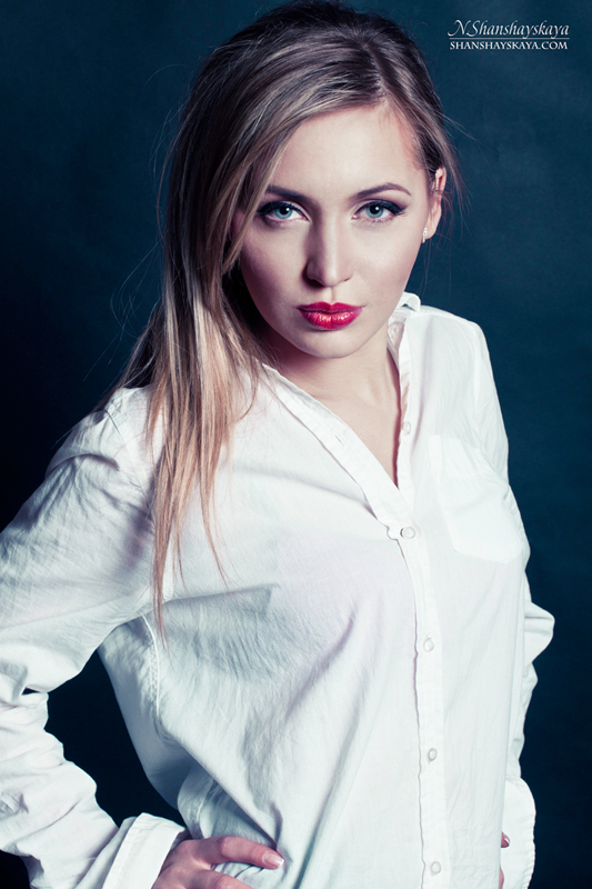 Female model photo shoot of Nadine Shanshayskaya