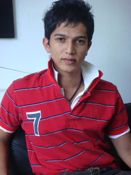 Male model photo shoot of mahith fernando