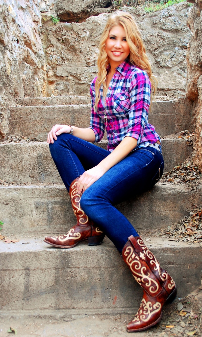 Female model photo shoot of Brenna Martin by Shutter bugg in San Angelo, TX