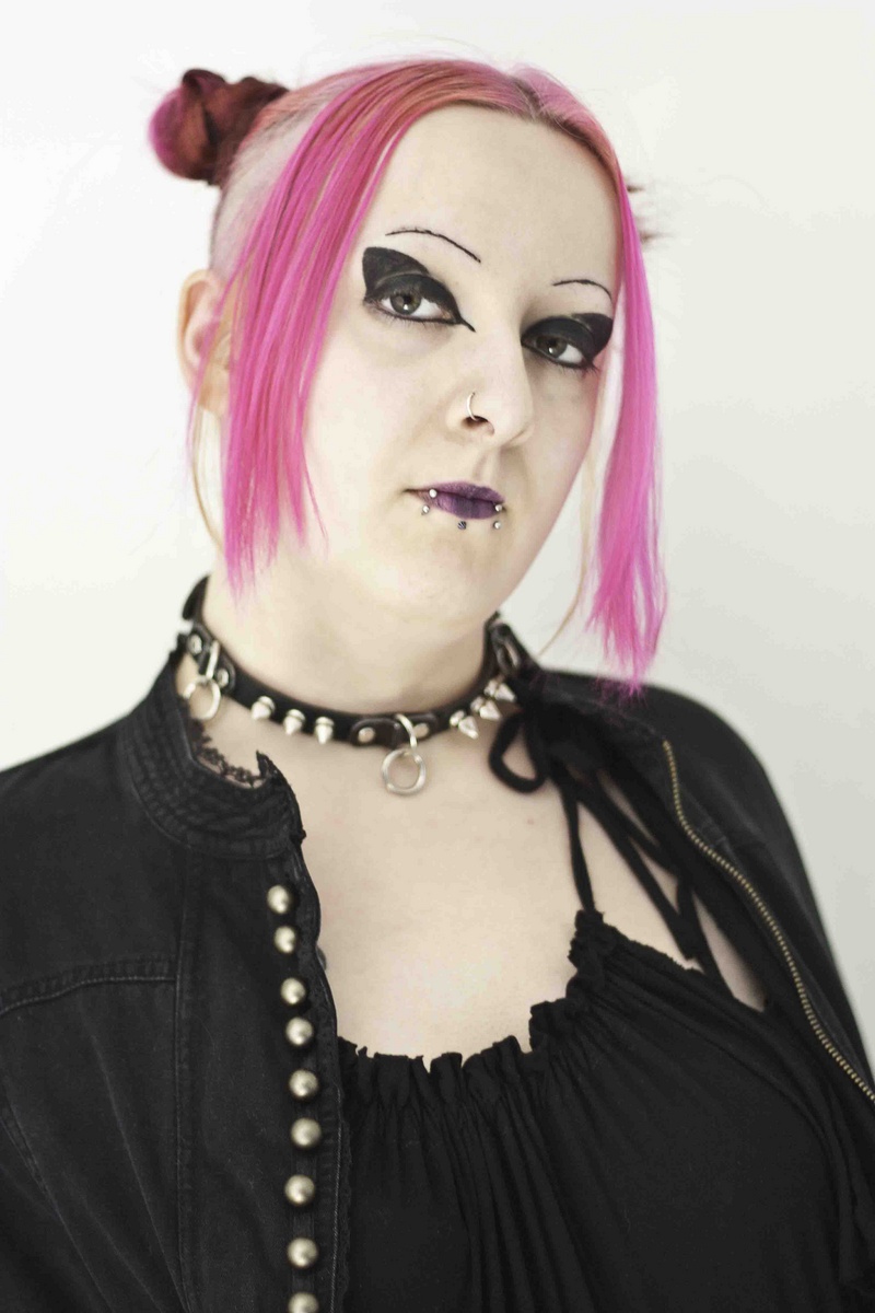 Female model photo shoot of Raven Hazard
