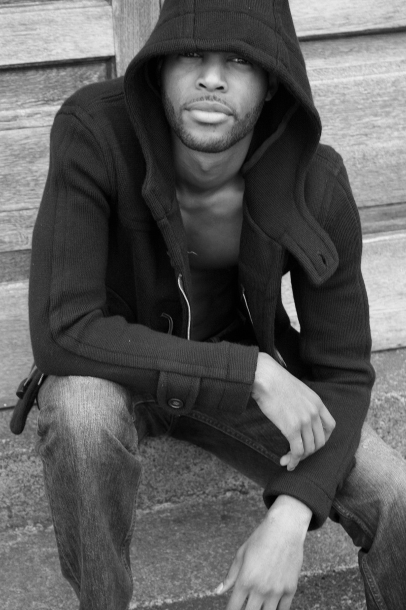 Male model photo shoot of Raphael Oduyoye