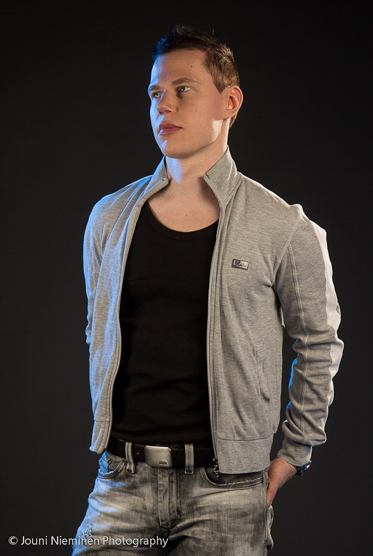 Male model photo shoot of LindelinRM
