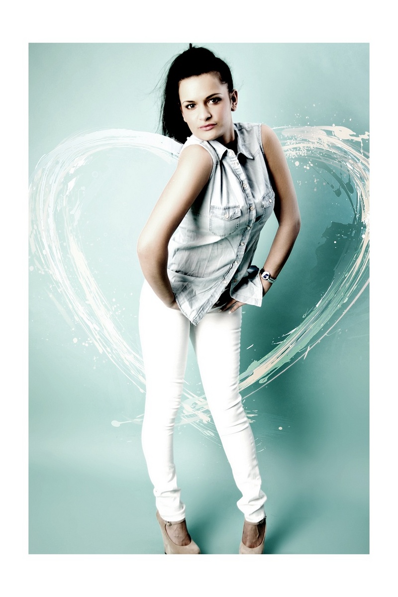 Female model photo shoot of Tee-Jay Tamarii