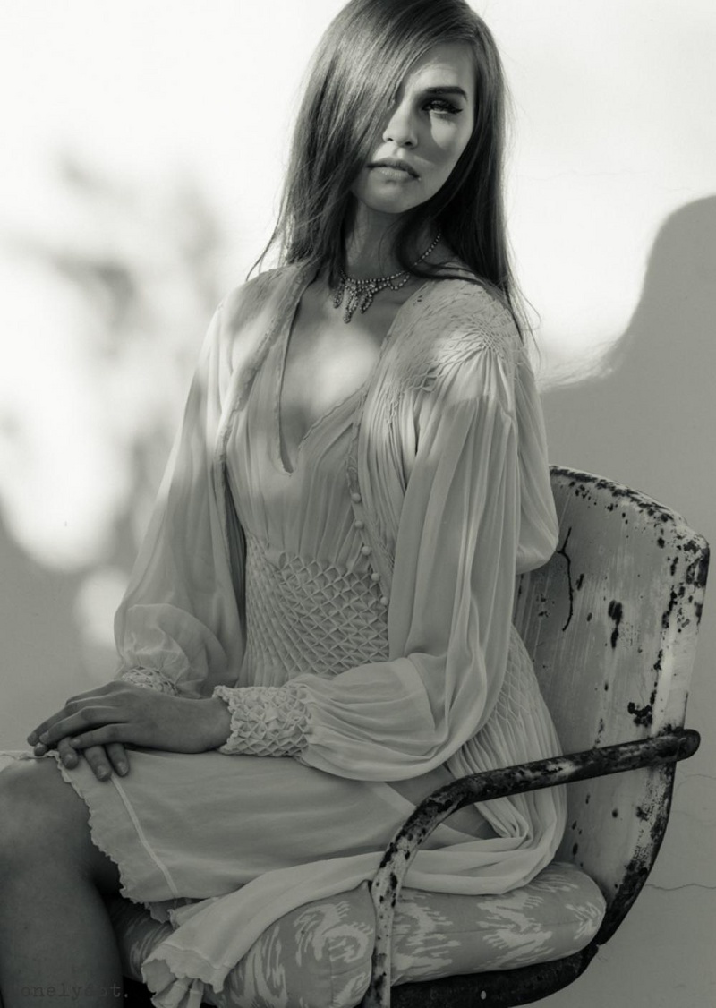 Female model photo shoot of Peyton Alexanderr