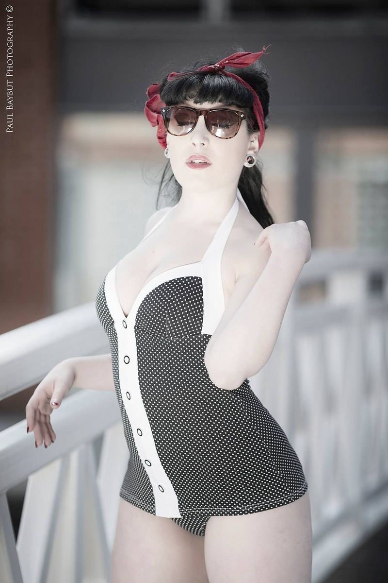 Female model photo shoot of VixenFox