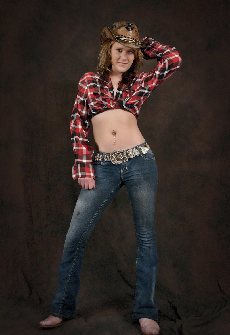 Female model photo shoot of Cowgirl24