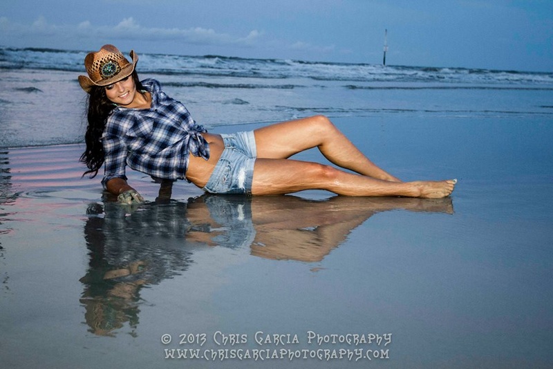 Female model photo shoot of Steph Redmond