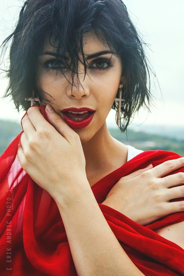 Female model photo shoot of Faby_Castilho