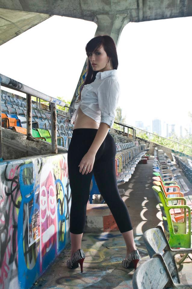 Female model photo shoot of Jeniffer Herrera