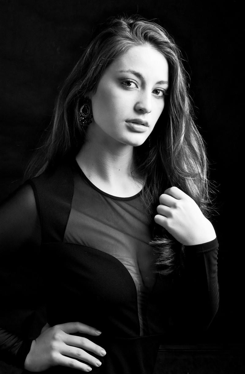 Female model photo shoot of Kirsten Nicole N