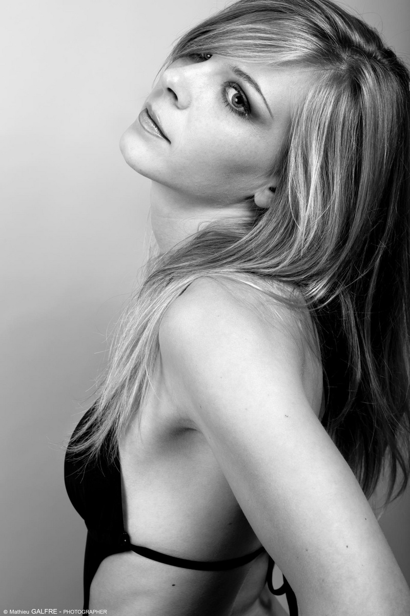 Female model photo shoot of Marine Bray