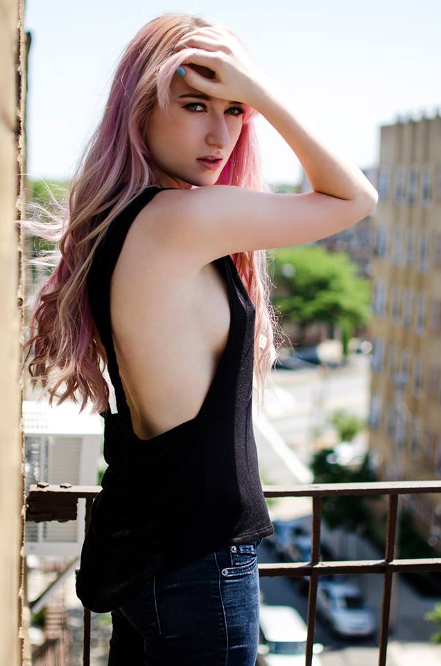 Female model photo shoot of Lizzi Apple