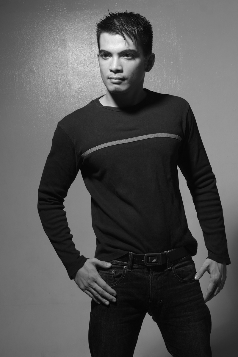 Male model photo shoot of Riv-yan