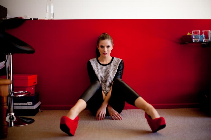 Female model photo shoot of Lauren Hillard, makeup by Renae Michel
