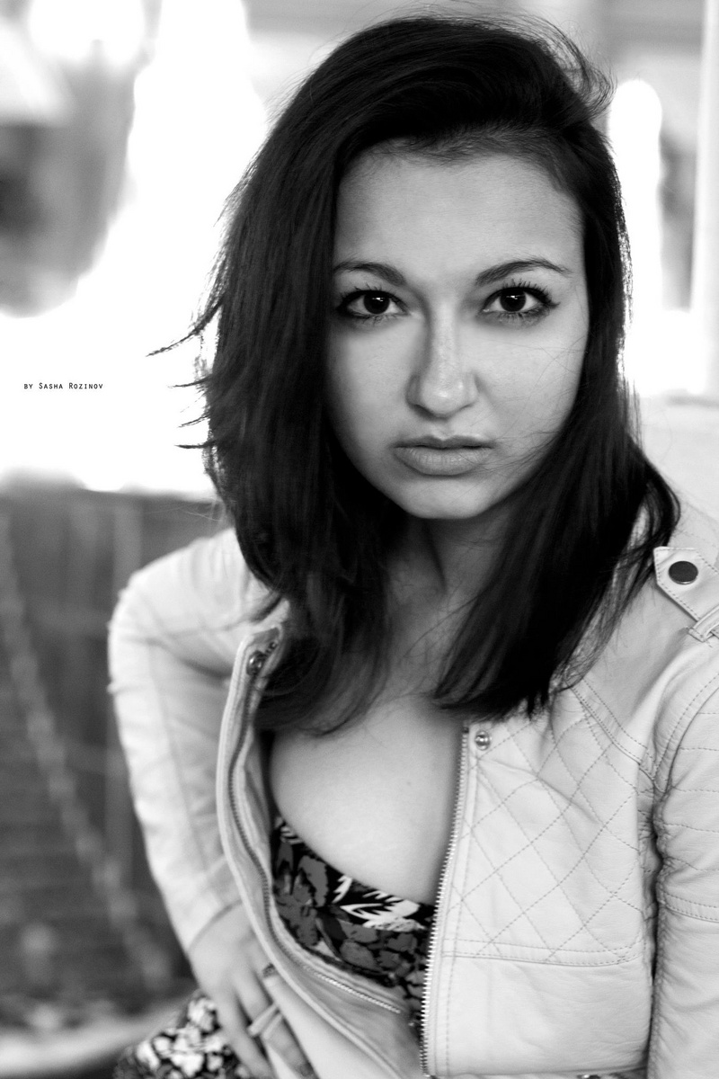 Female model photo shoot of Lena Bazhenova