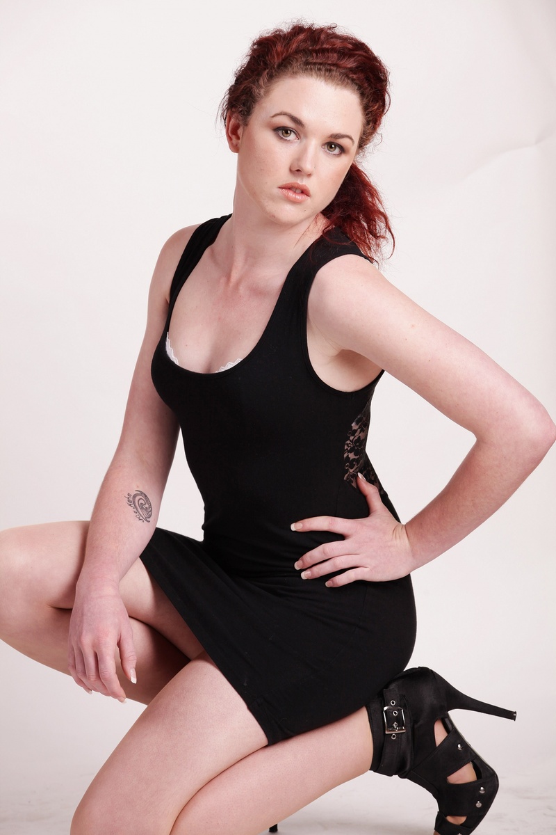 Female model photo shoot of Nicole Faye Evans