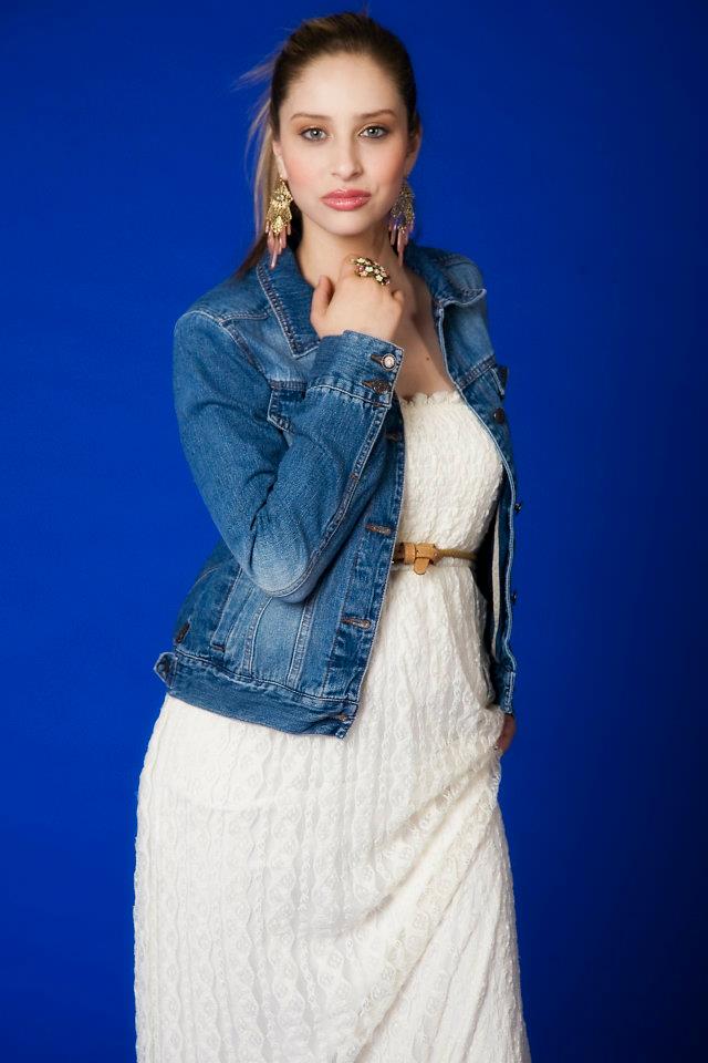 Female model photo shoot of Chelsea M Palmerton
