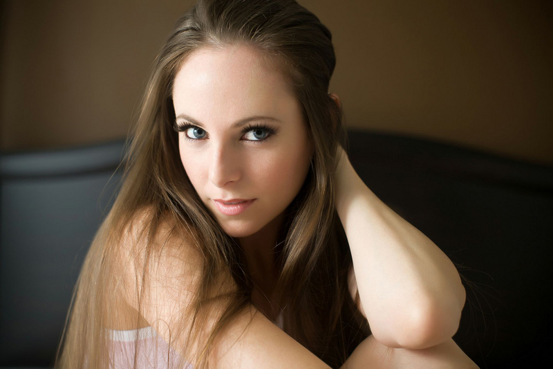 Female model photo shoot of Loree Rapp